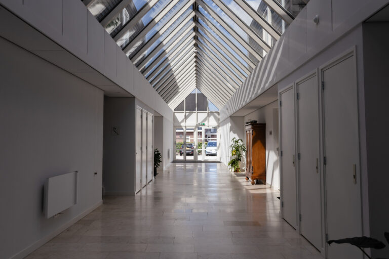 Raadshuis Ruinerwold, verbouw 9 appartementen in het voormalig gemeentehuis